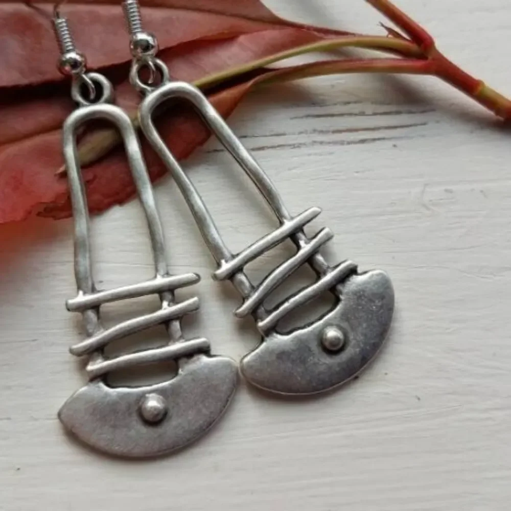New Women's Bohemian Style Vintage looking Silver Drop Earrings hook design - Picture 8 of 9